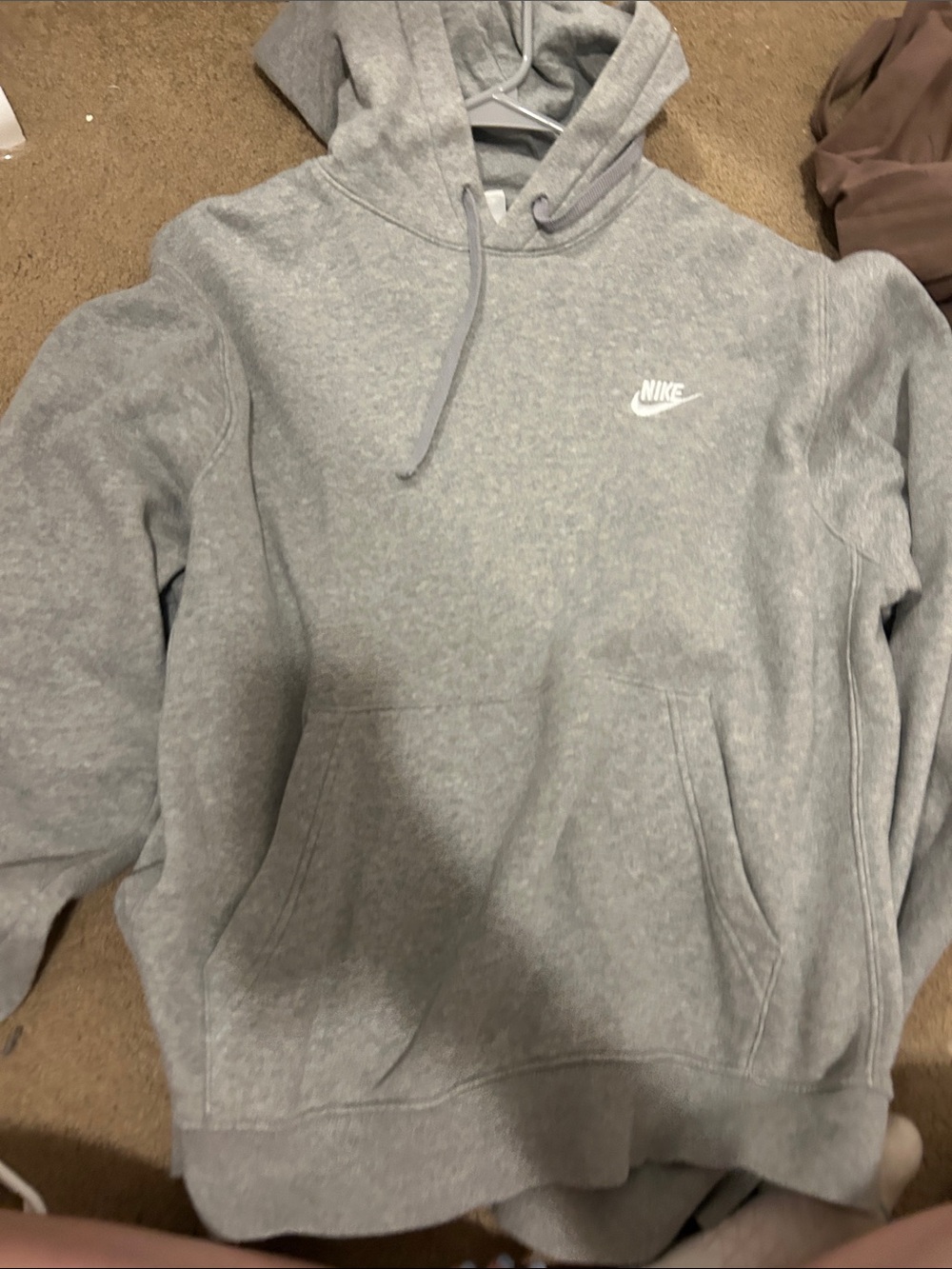 Nike Men’s Light Gray Crewneck Pullover Hoodie